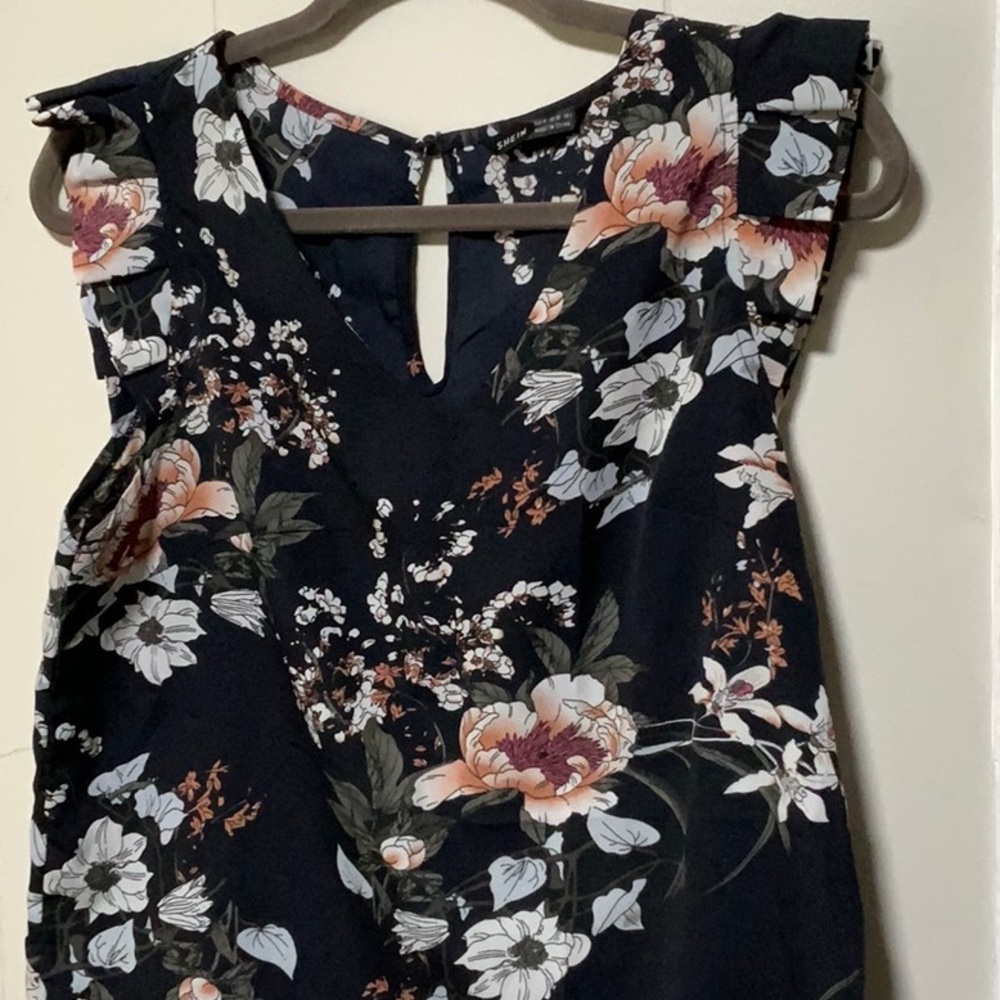 SHEIN Dark Floral Sleeveless Blouse